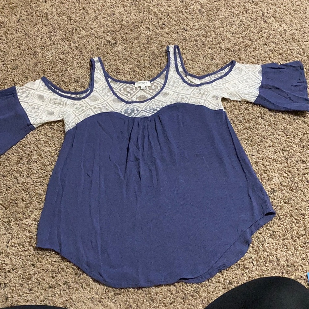 Super cute peasant style cold shoulder top small
